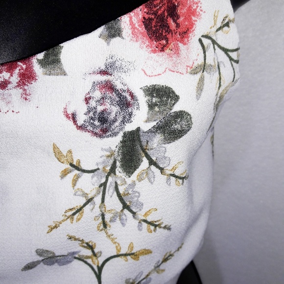 White & Pink Floral Tie Waist Sleeveless Crop Top - Picture 5 of 8